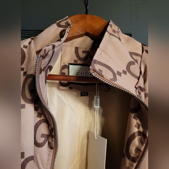 BNWT Logo Jacket - Medium - Picture 2 of 4